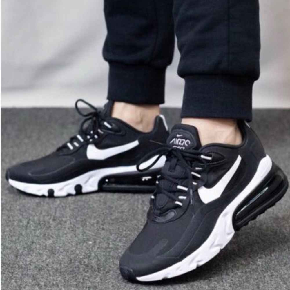 Nike Women Air Max 270 Black/White Tennis Shoes